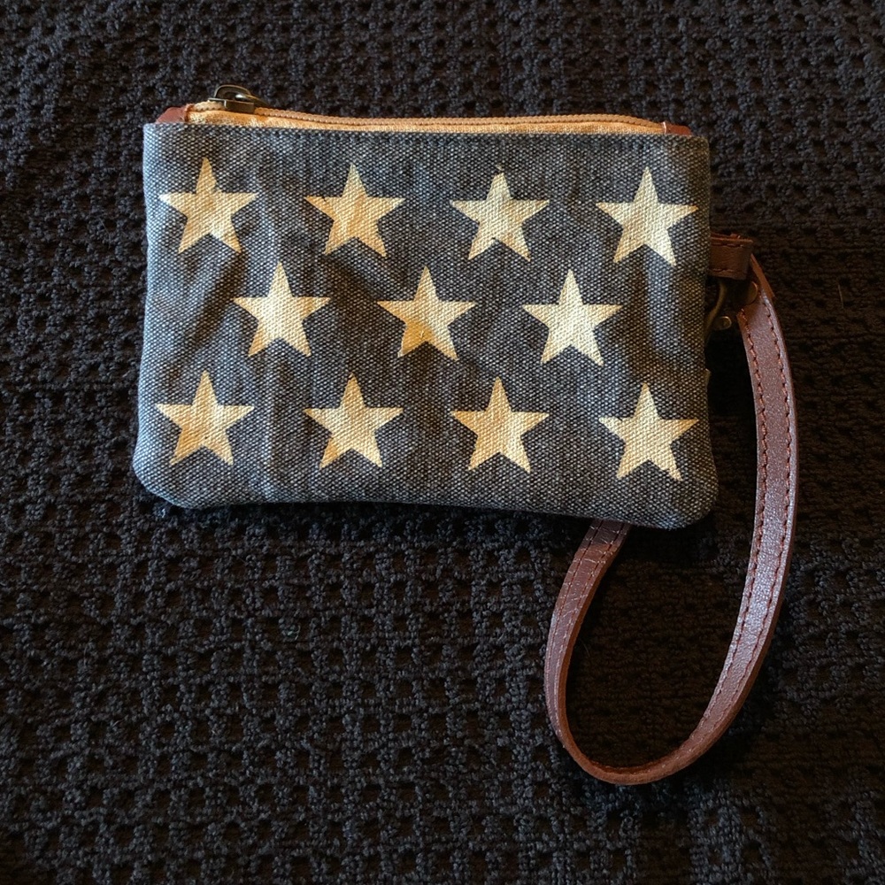 Patriotic Stars and Stripes Wristlet NWOT USA